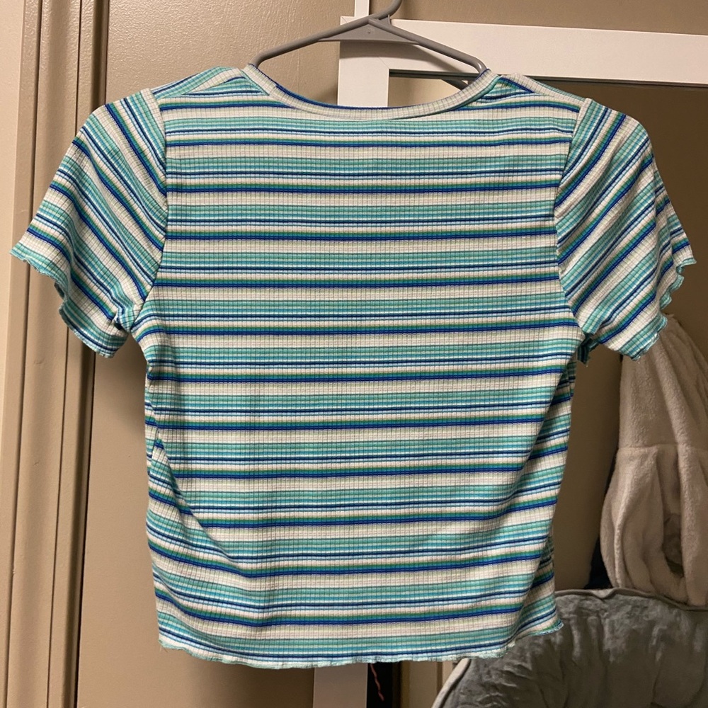 Cropped Tee - Picture 2 of 3